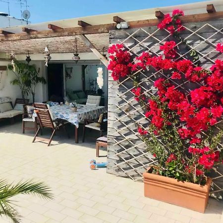 Апартаменты Attico Con Terrazza A Виареджо Экстерьер фото