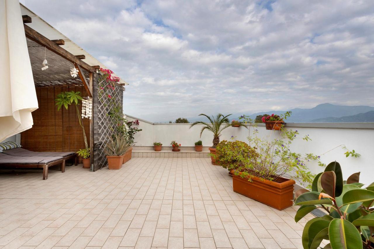 Апартаменты Attico Con Terrazza A Виареджо Экстерьер фото