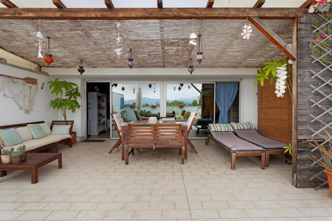 Апартаменты Attico Con Terrazza A Виареджо Экстерьер фото